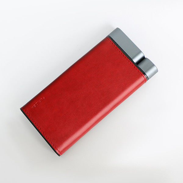 10000mAh পাওয়ার ব্যাংক মেটাল শেল চামড়া ফিনিস 2pcs ইউএসবি-এ 1pc টাইপ-সি পোর্ট